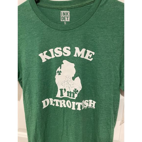 Nwt Ink Detroit kiss me in detroitish green michigan shirt Small - Picture 2 of 5